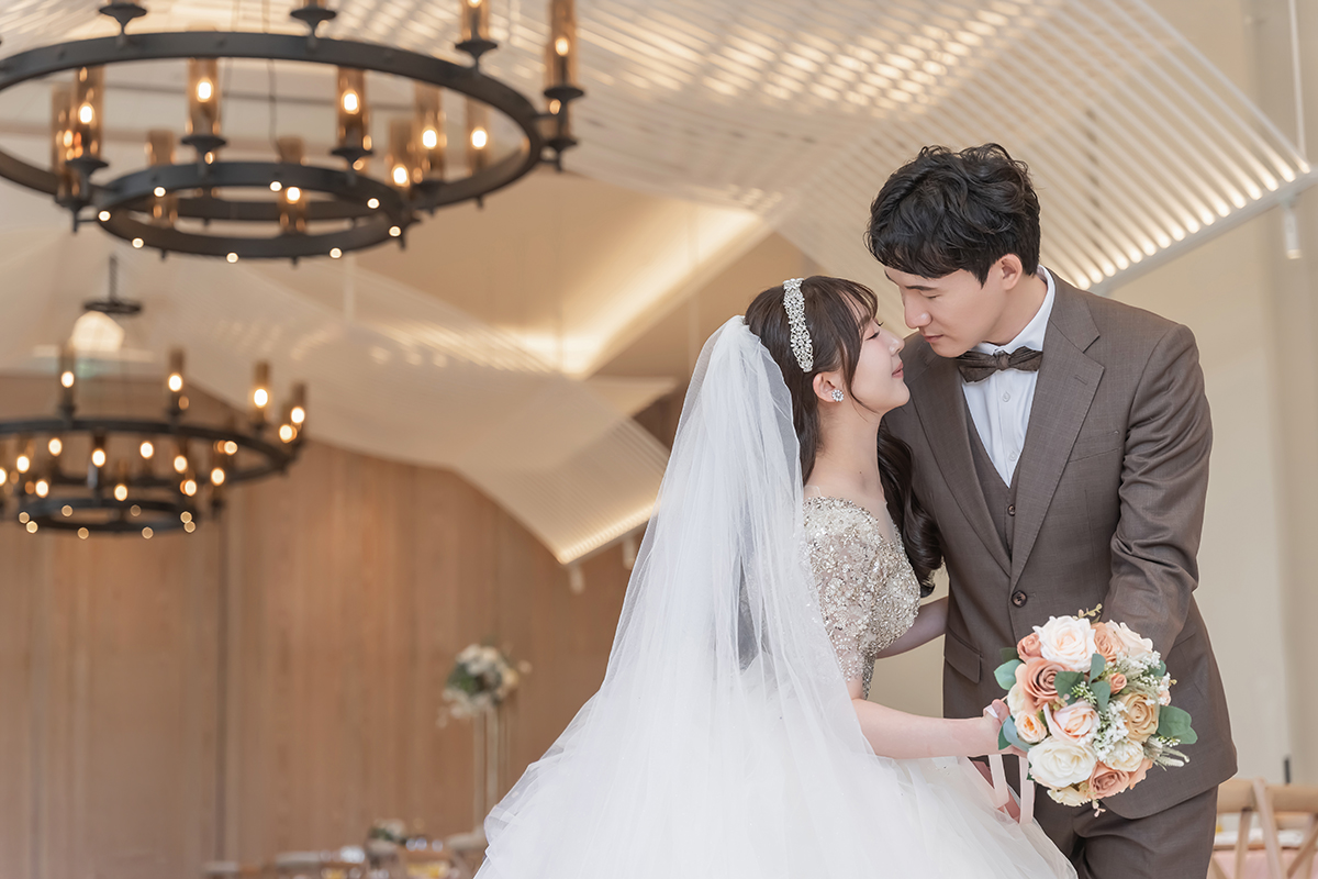 SJwedding鯊魚婚紗婚攝團隊鄭勳在台中蘭克斯特拍攝的婚禮紀錄” border=