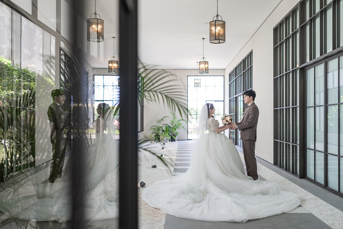 SJwedding鯊魚婚紗婚攝團隊鄭勳在台中蘭克斯特拍攝的婚禮紀錄” border=