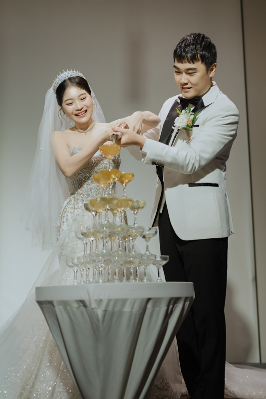 SJwedding鯊魚婚紗婚攝團隊在台中蘭克斯特拍攝的婚禮紀錄” border=