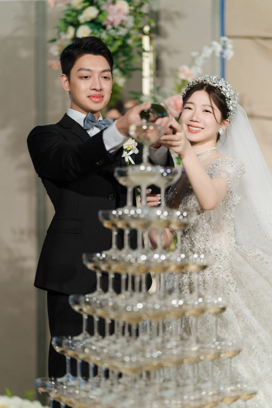 SJwedding鯊魚婚紗婚攝團隊雨翰在台北萬豪酒店拍攝的婚禮紀錄” border=