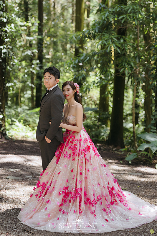 SJwedding鯊魚婚紗婚攝團隊鯊魚在南投合歡山老英格蘭莊園惠蓀林場拍攝的自助婚紗” border=