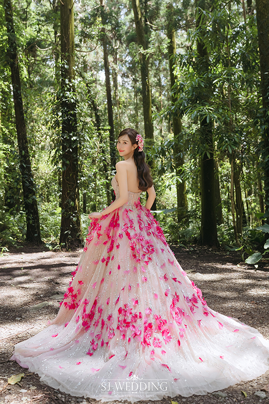 SJwedding鯊魚婚紗婚攝團隊鯊魚在南投合歡山老英格蘭莊園惠蓀林場拍攝的自助婚紗” border=
