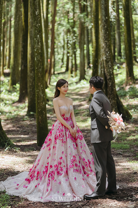 SJwedding鯊魚婚紗婚攝團隊鯊魚在南投合歡山老英格蘭莊園惠蓀林場拍攝的自助婚紗” border=