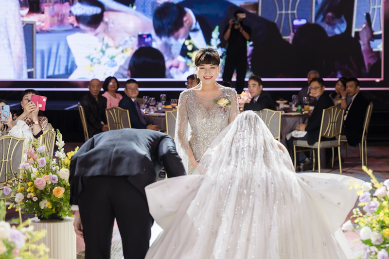 SJwedding鯊魚婚紗婚攝團隊雨翰在台北漢來大飯店拍攝的婚禮紀錄” border=