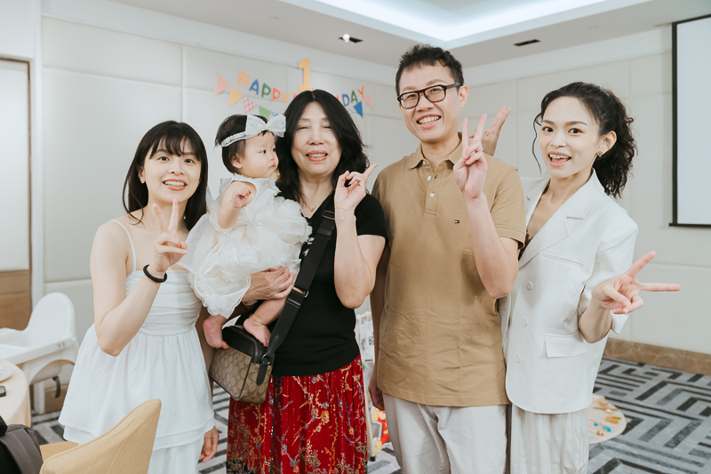 兒童寫真,寶寶寫真,兒童寫真攝影師,兒童攝影推薦,親子攝影師推薦,史東攝影,全家福,台北君悅酒店,親子攝影,抓周寫真