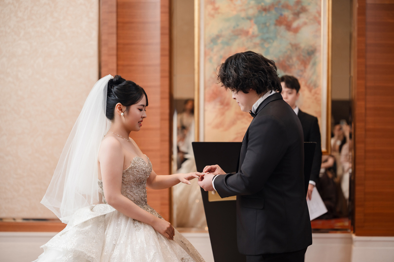 SJwedding鯊魚婚紗婚攝團隊水牛在大倉久和拍攝的婚禮紀錄” border=