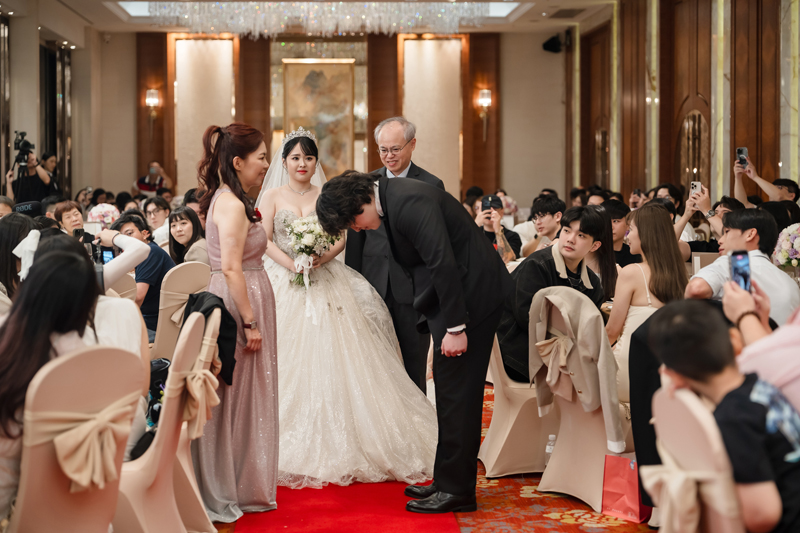 SJwedding鯊魚婚紗婚攝團隊水牛在大倉久和拍攝的婚禮紀錄” border=